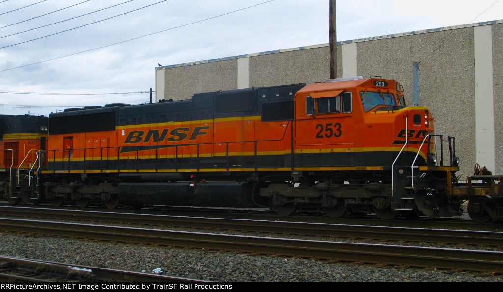 BNSF 253